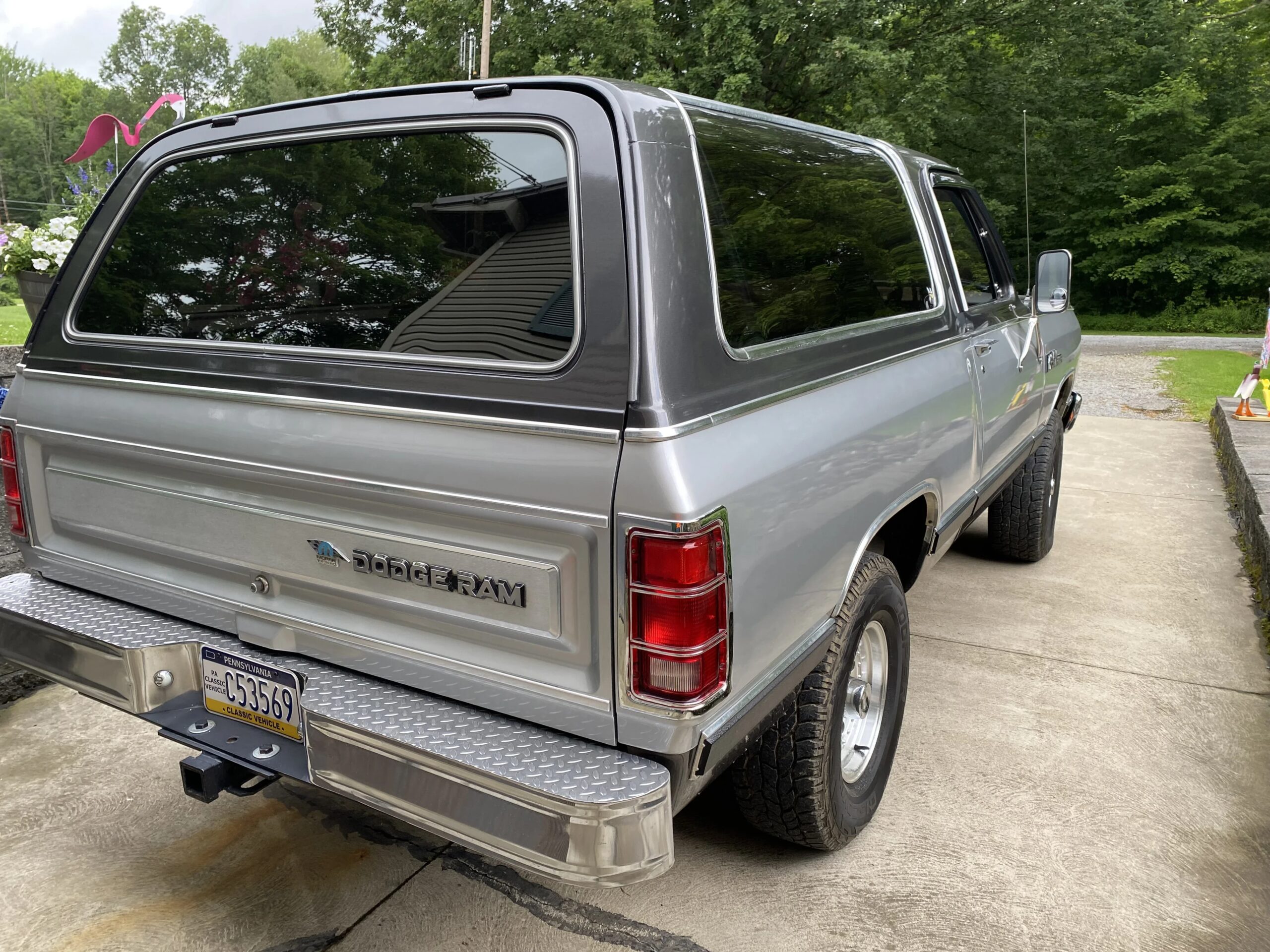 Dodge-Ramcharger-4wd-1987-Red-13