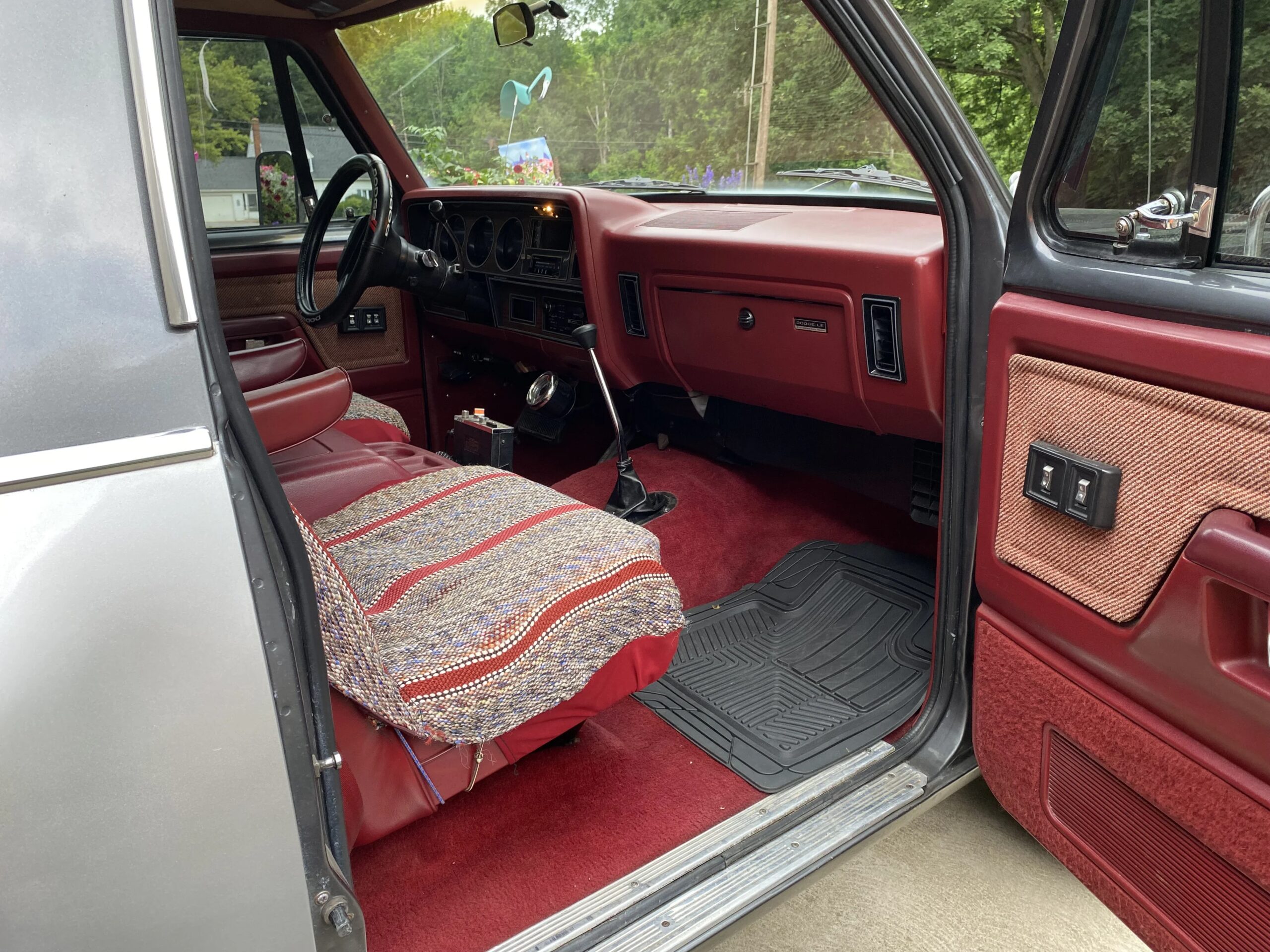 Dodge-Ramcharger-4wd-1987-Red-19