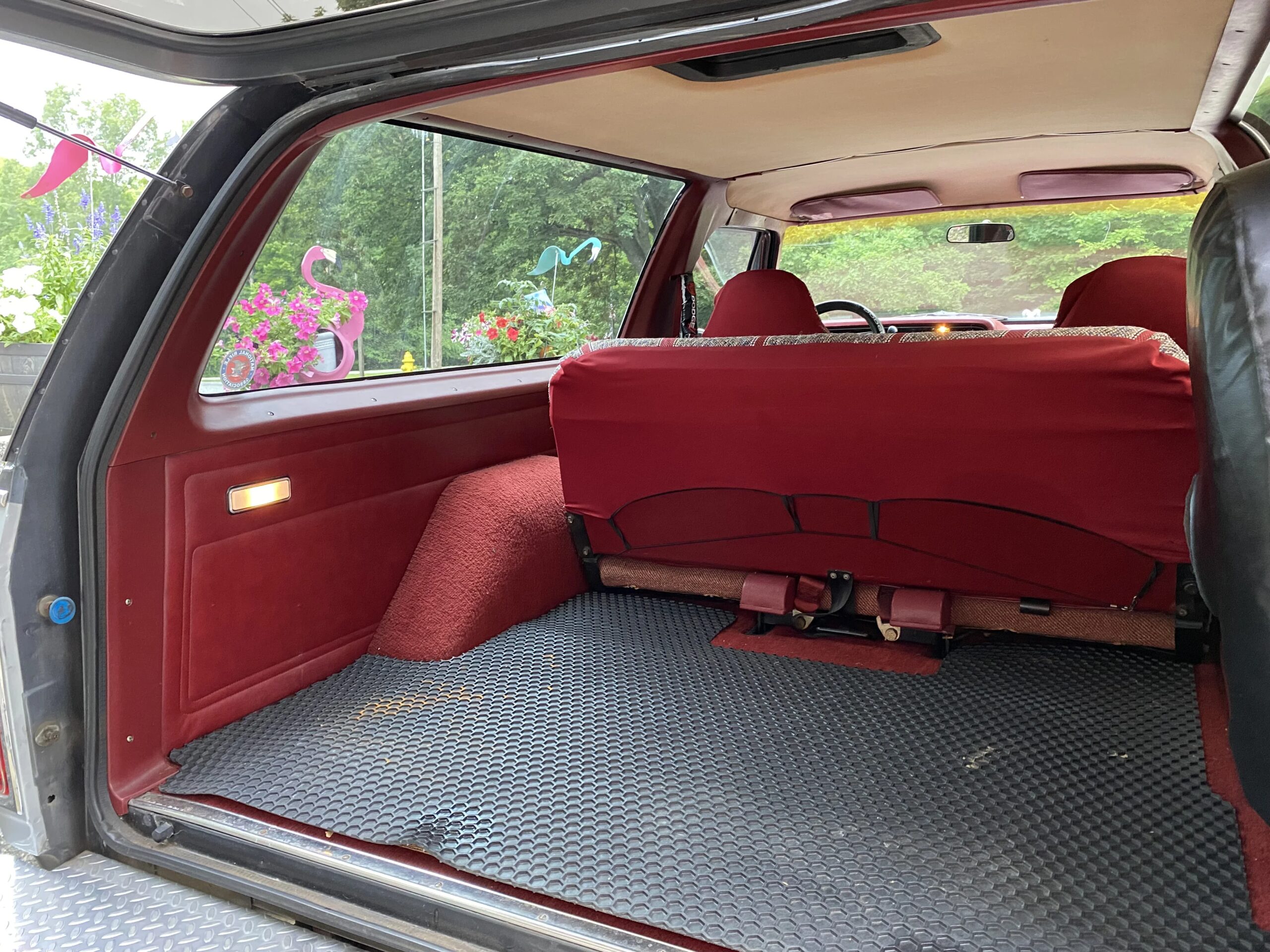 Dodge-Ramcharger-4wd-1987-Red-25