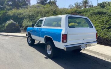 Dodge-Ramcharger-aw-100-4wd-1985-Blue-Blue-8