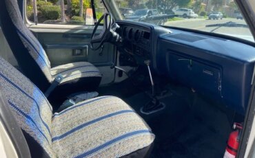Dodge-Ramcharger-aw-100-4wd-1985-Blue-Blue-9