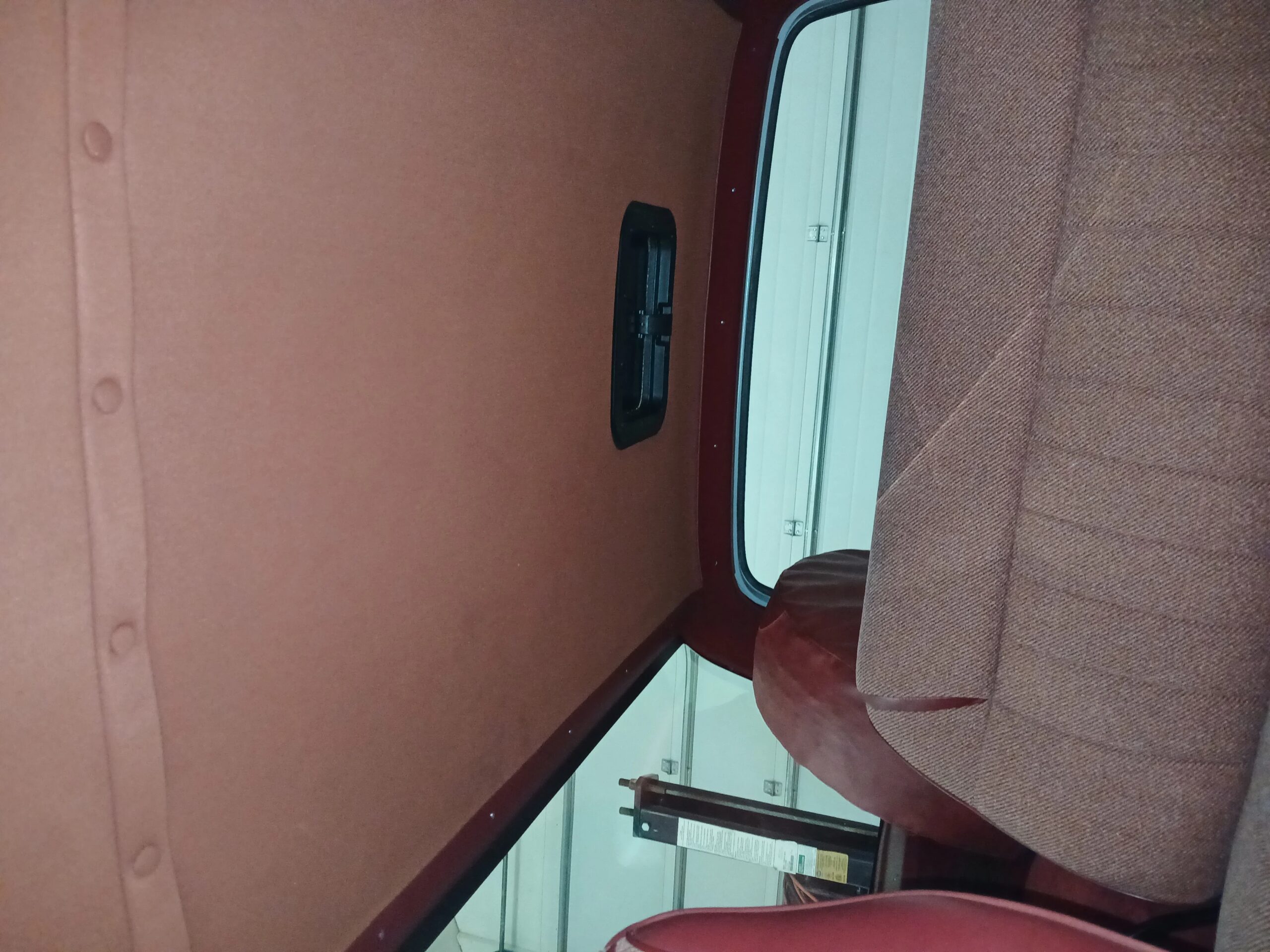 Dodge-Ramcharger-aw-100-4wd-1986-Silver-Red-11