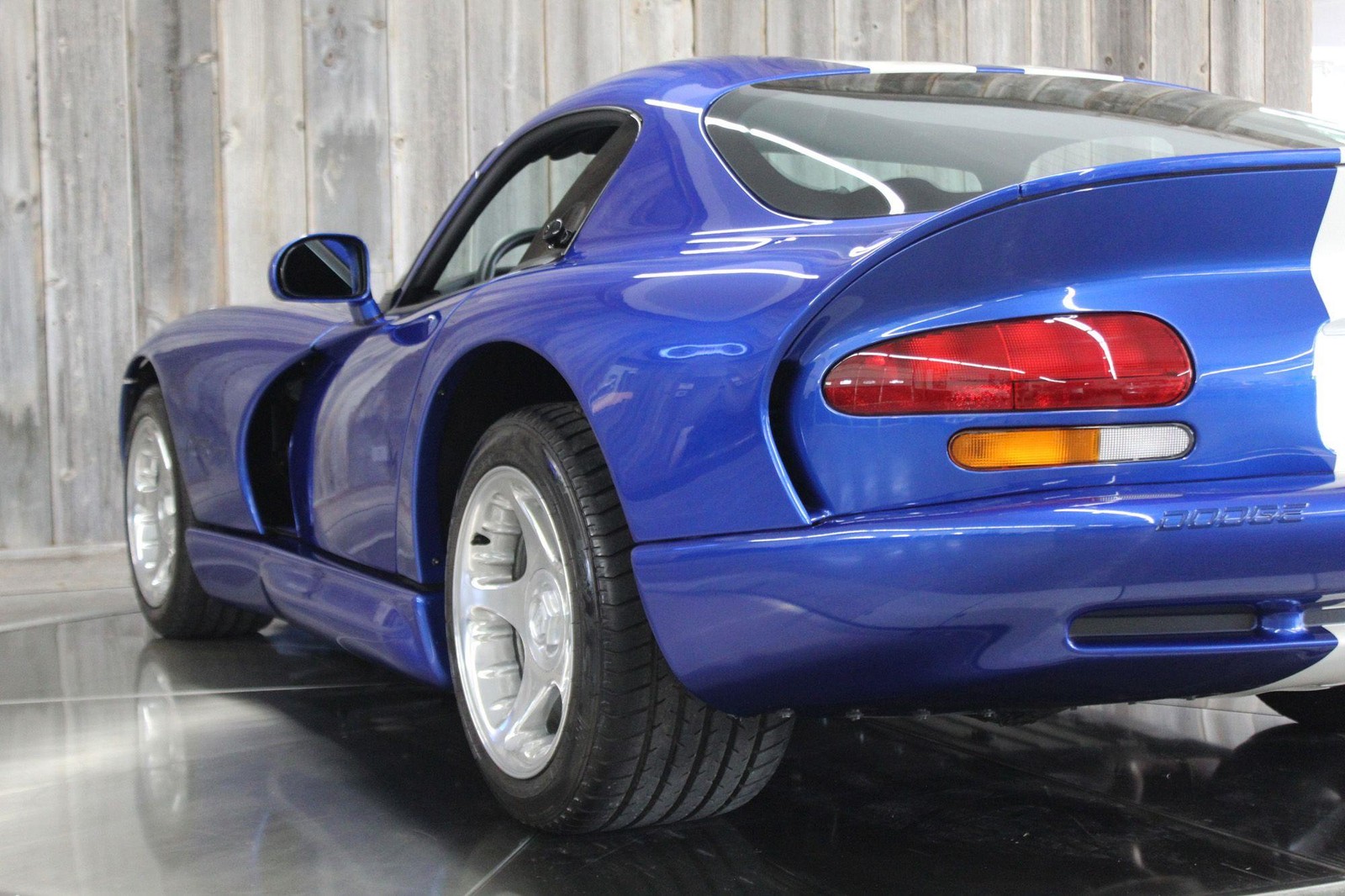 Dodge-Viper-1996-UNTOUCH-CONDITION-9
