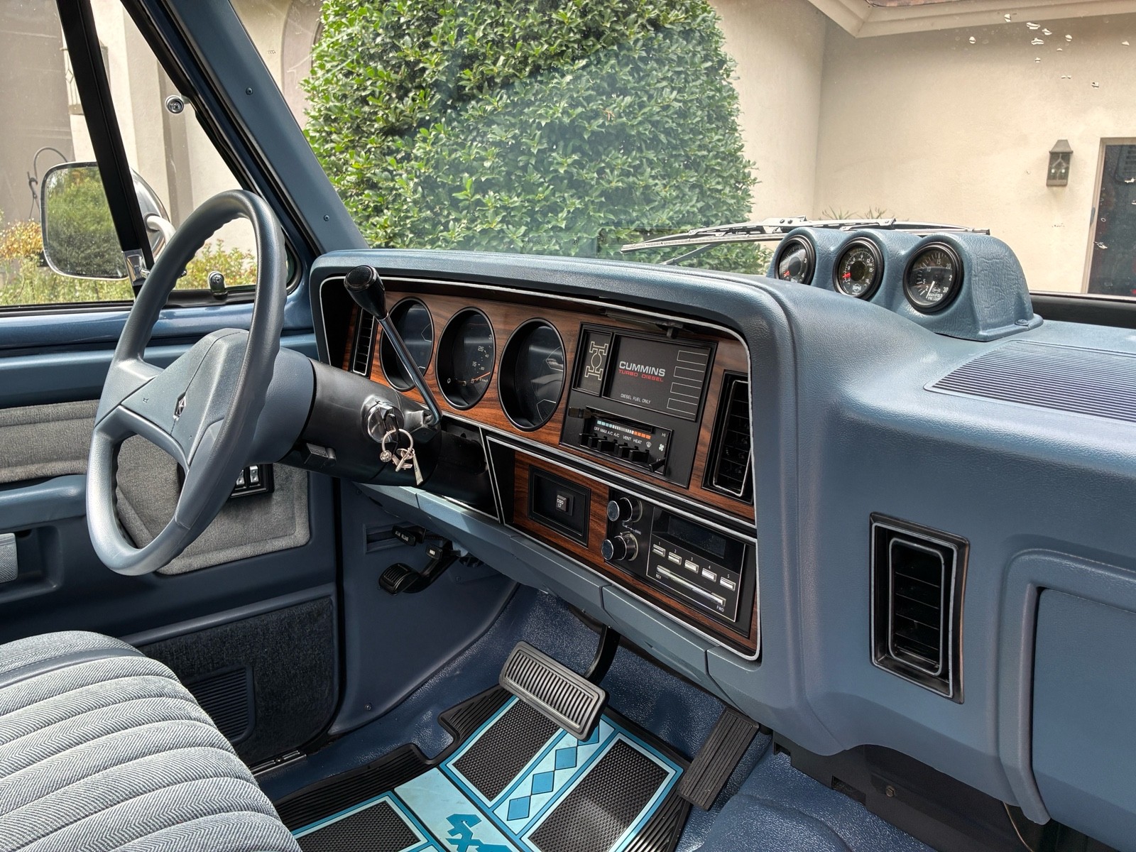 Dodge-W-Series-1989-6