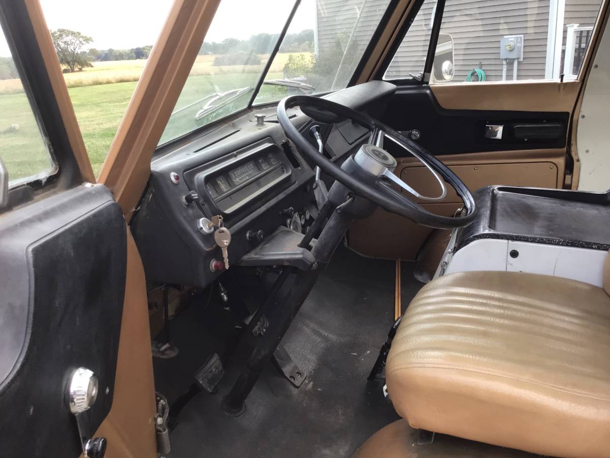 Dodge-a108-camper-van-1970-5