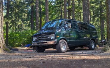 Dodge-b200-1977-green-18