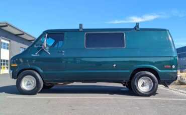 Dodge-b200-1977-green