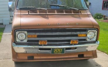 Dodge-b200-1978-custom-3