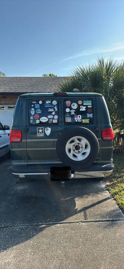 Dodge-b2500-van-1995-green-2
