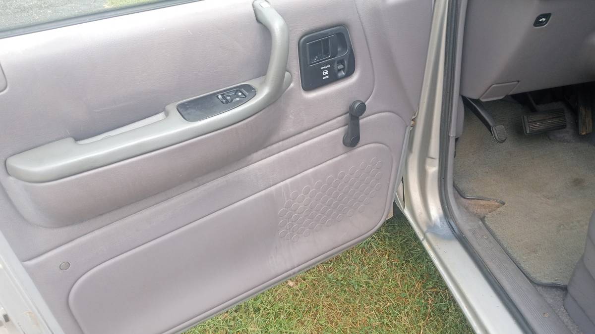 Dodge-caravan-1994-10