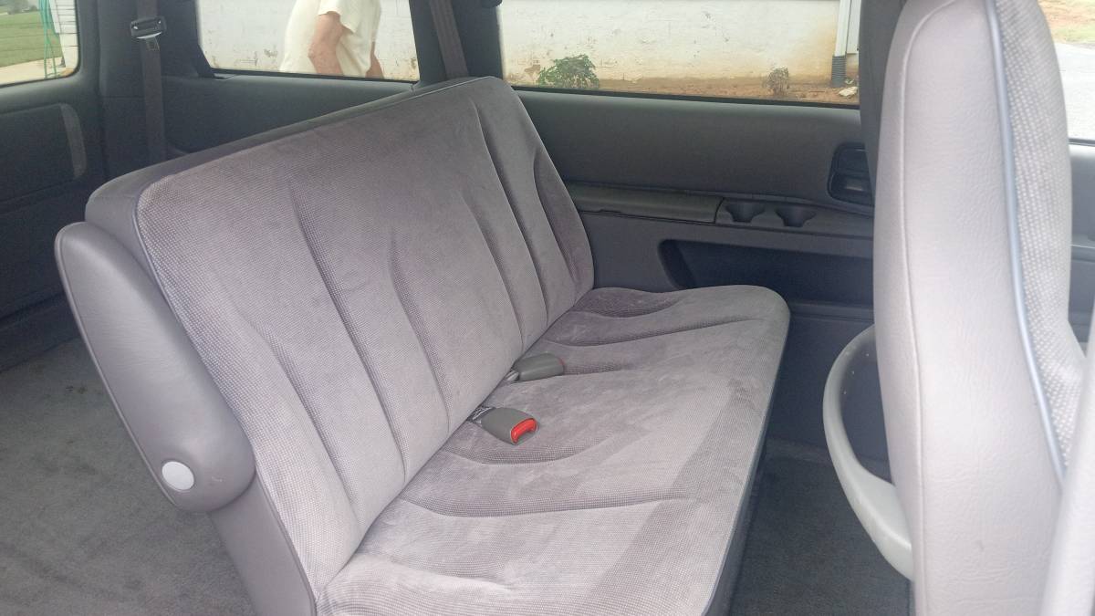 Dodge-caravan-1994-3