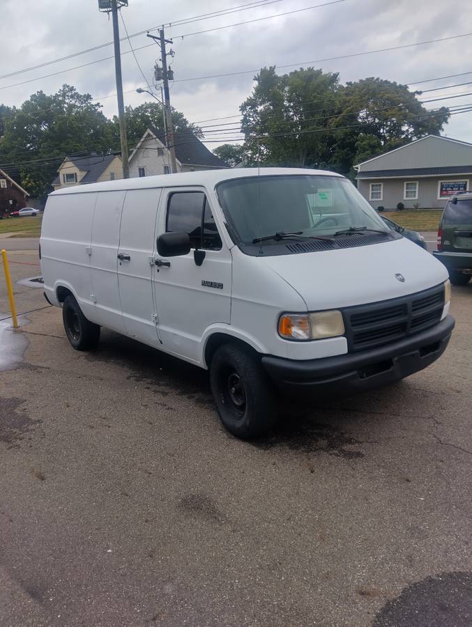 Dodge-cargo-van-1994