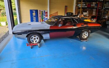 Dodge-challenger-1970-custom-2