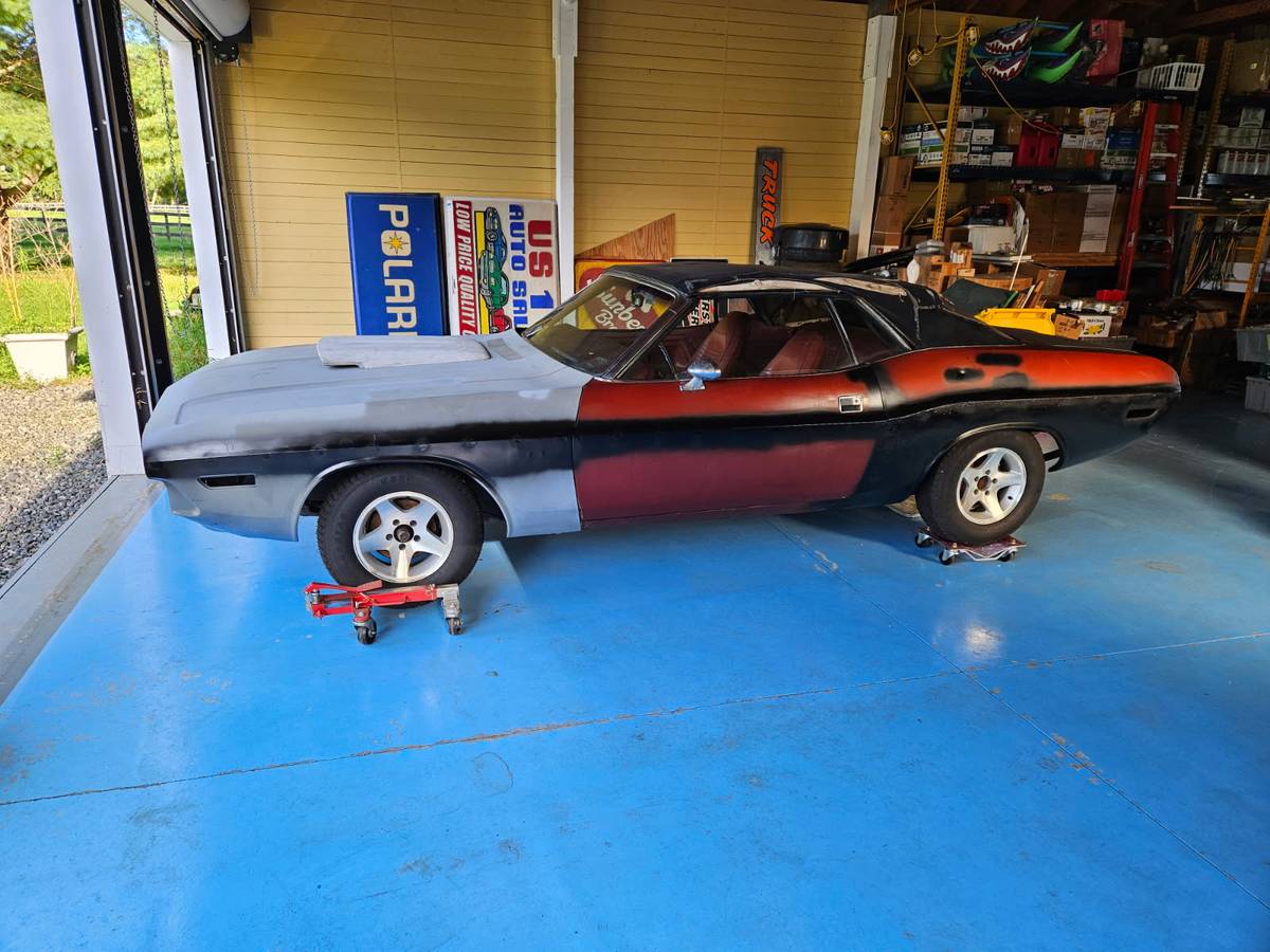 Dodge-challenger-1970-custom-2
