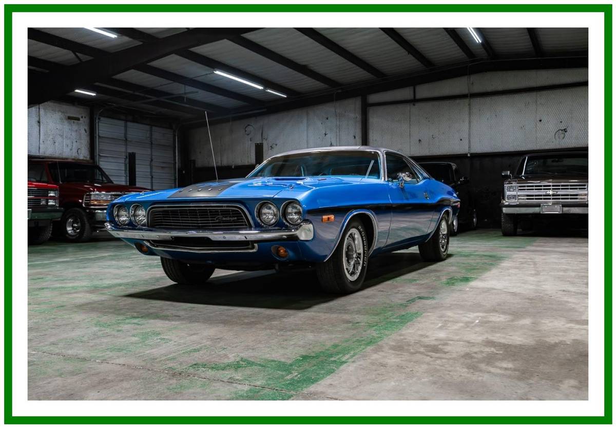 Dodge-challenger-1972-blue-13