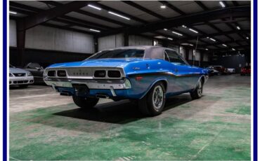 Dodge-challenger-1972-blue-17