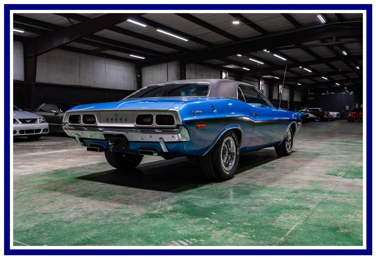 Dodge-challenger-1972-blue-17