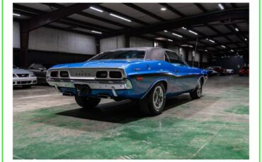 Dodge-challenger-1972-blue-19