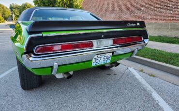Dodge-challenger-1974-green-2