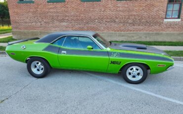 Dodge-challenger-1974-green