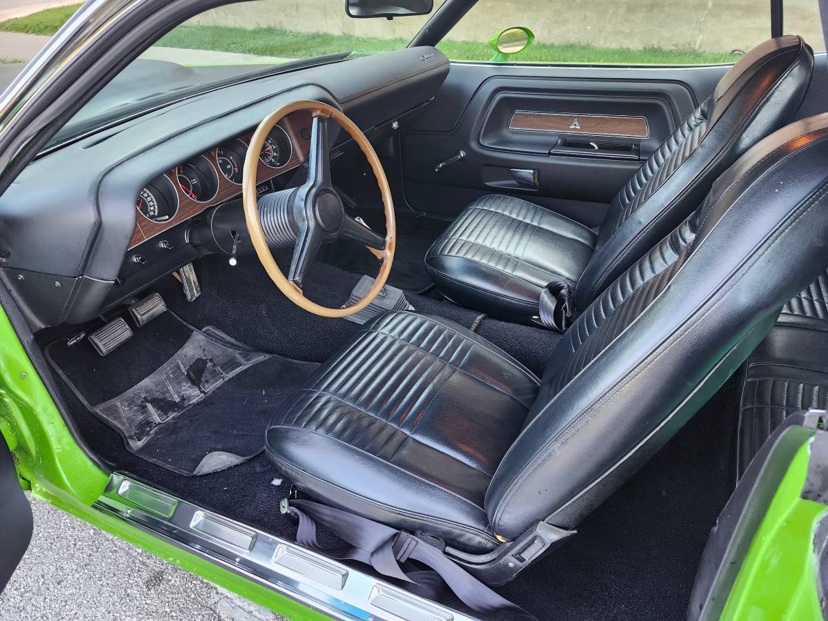 Dodge-challenger-1974-green-4
