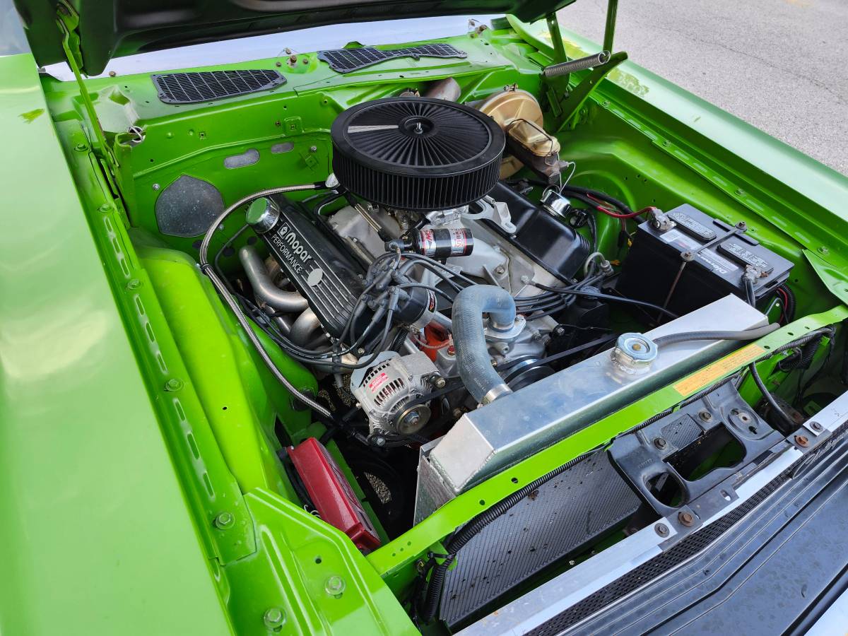 Dodge-challenger-1974-green-6