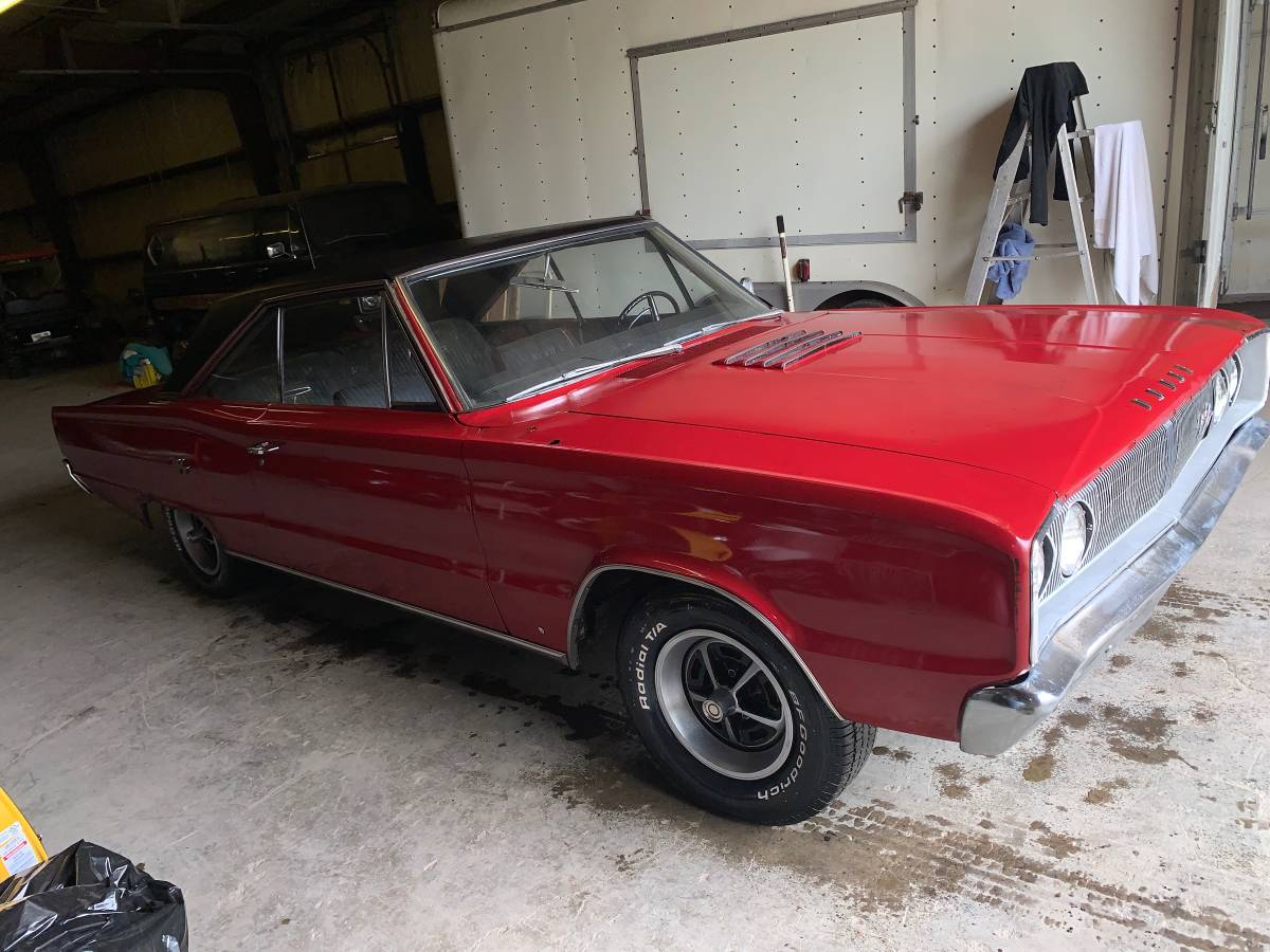 Dodge-coronet-rt-1967-red-1