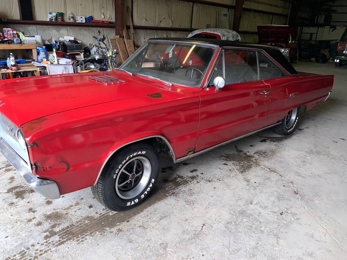 Dodge-coronet-rt-1967-red-3