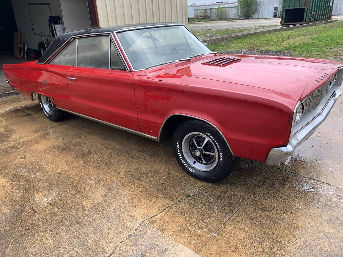 Dodge-coronet-rt-1967-red-4