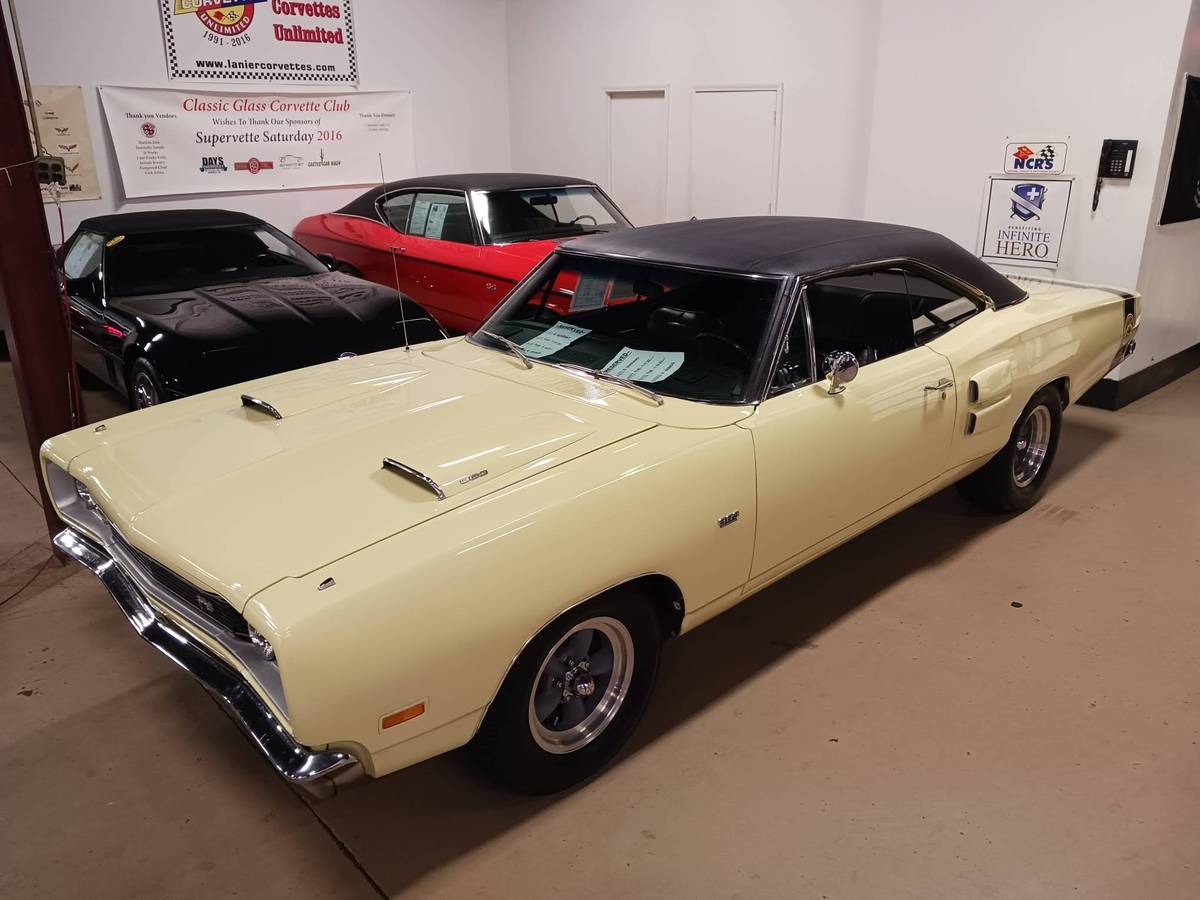 Dodge-coronet-super-bee-1969-yellow-3
