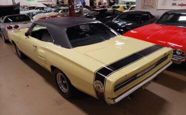Dodge-coronet-super-bee-1969-yellow