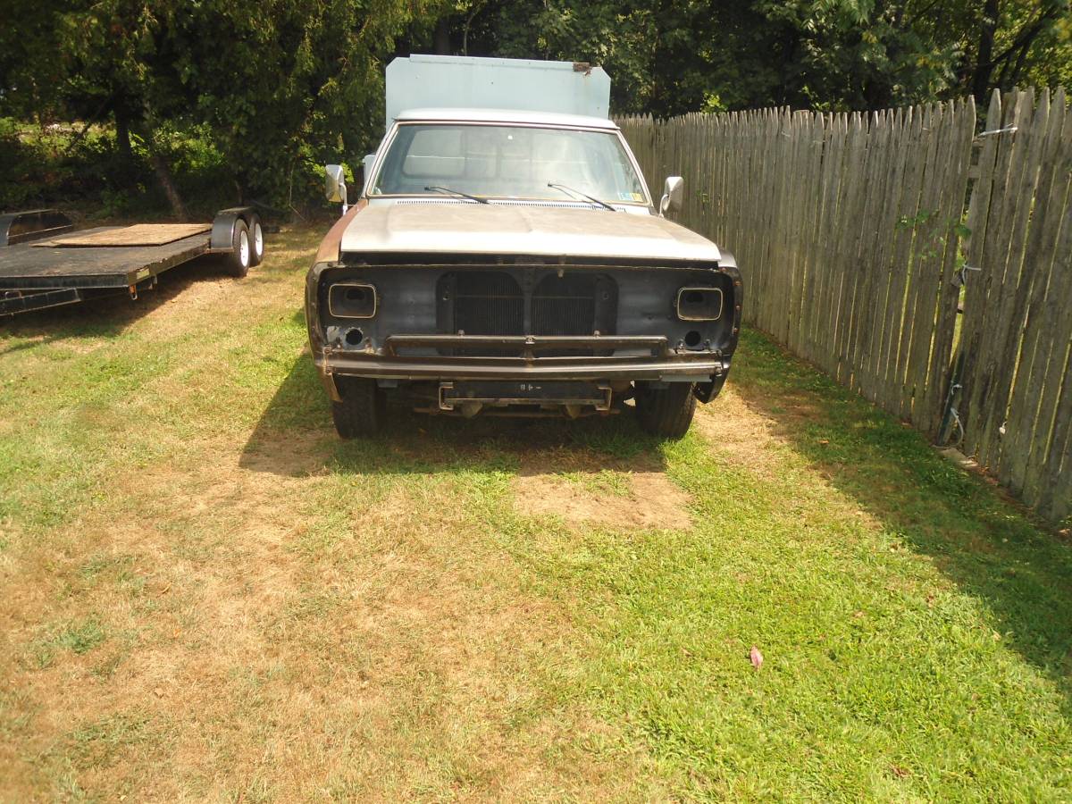 Dodge-d-250-1986-13
