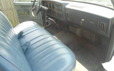 Dodge-d-250-1986-5