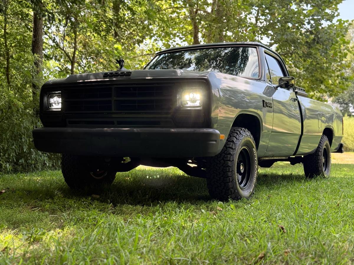 Dodge-d100-1986-grey-7