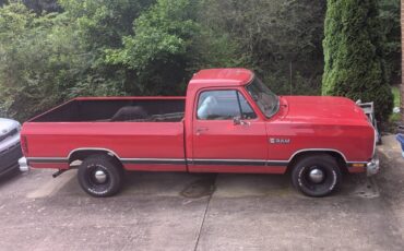 Dodge-d100-1987-red