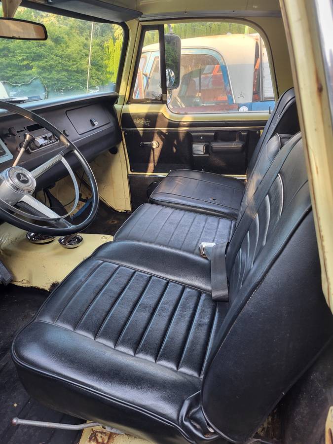 Dodge-d100-adventurer-1970-yellow-2