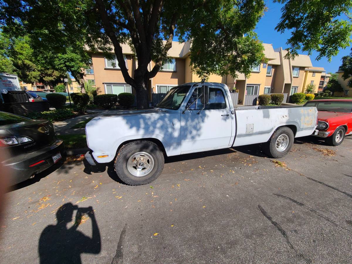 Dodge-d200-1972-grey-5