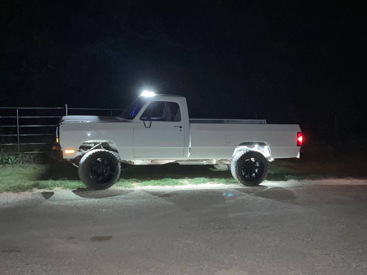 Dodge-d250-1991-white-6