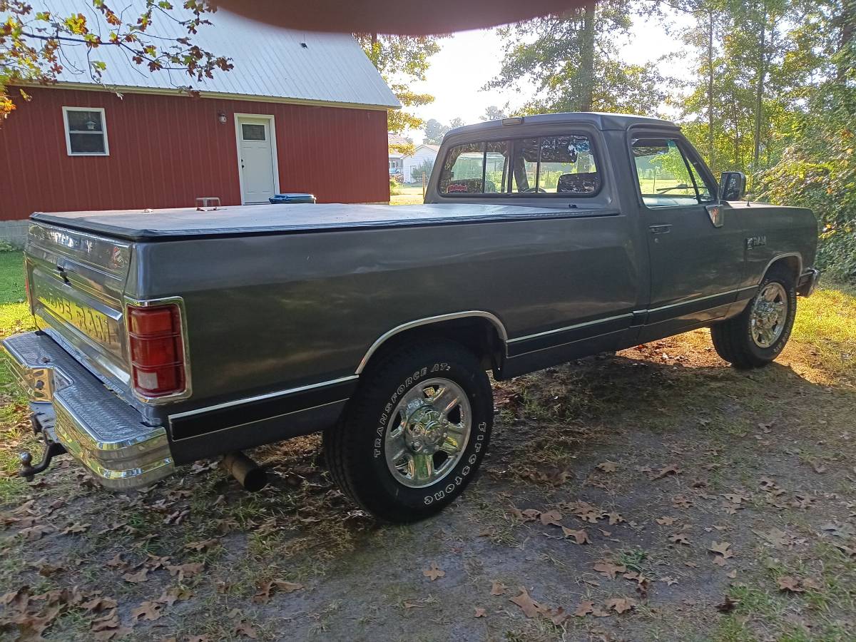 Dodge-d250-diesel-1990-grey-1