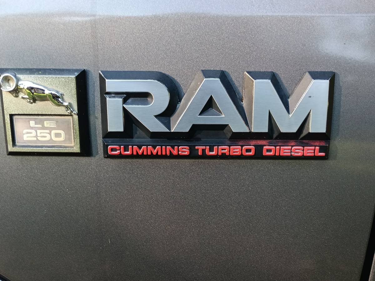 Dodge-d250-diesel-1990-grey