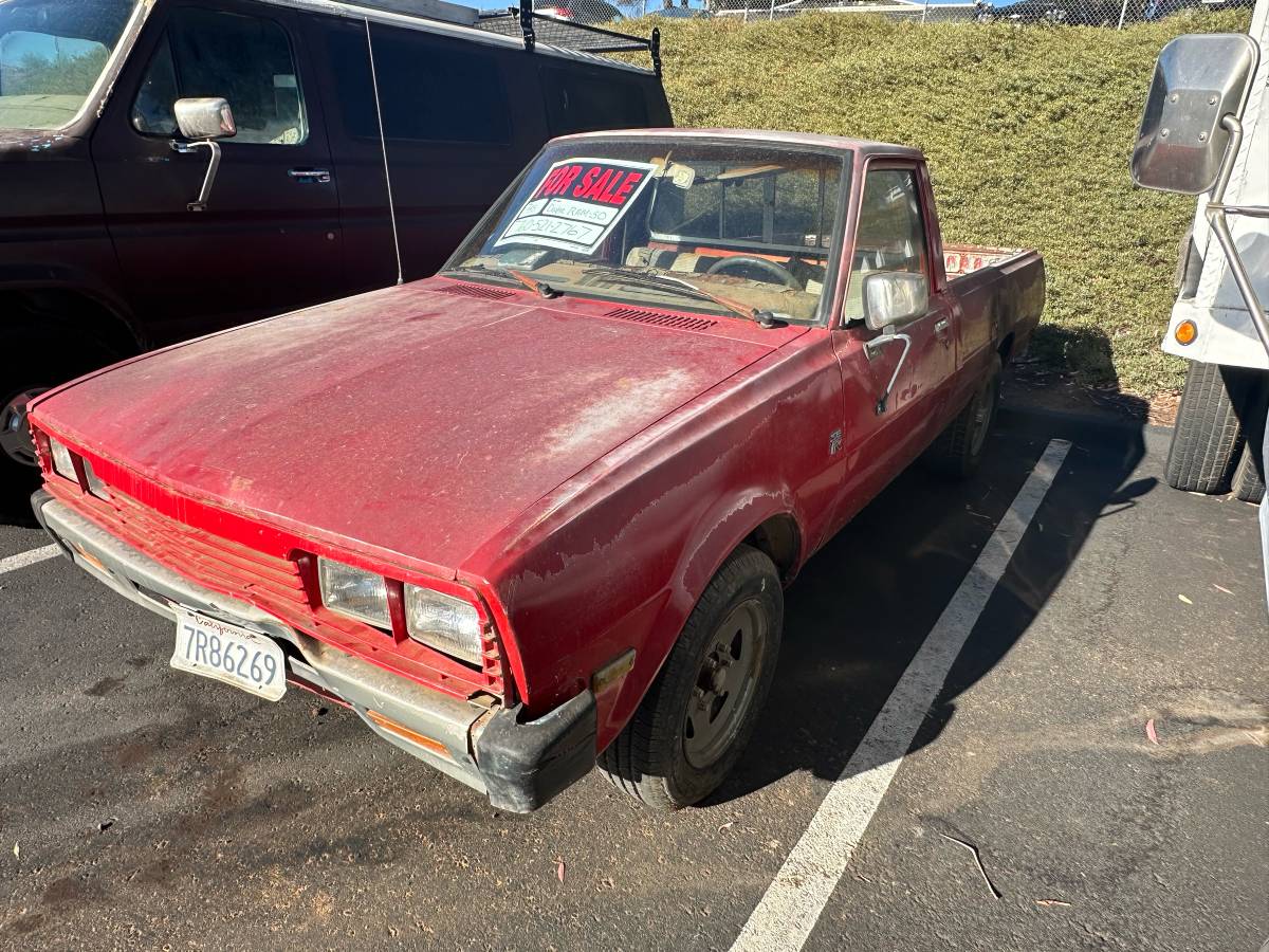 Dodge-d50-conv.-cab-custom-1985-red-1