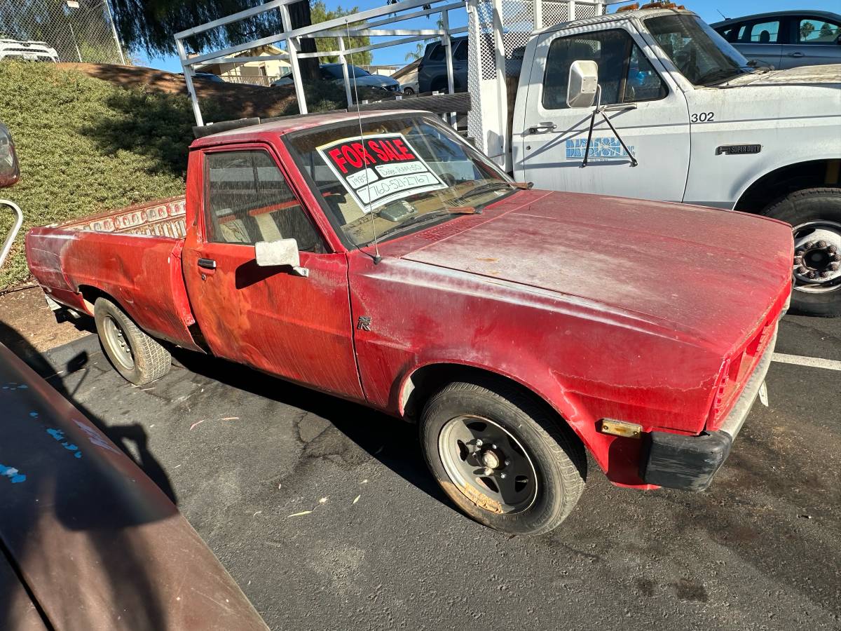 Dodge-d50-conv.-cab-custom-1985-red-3