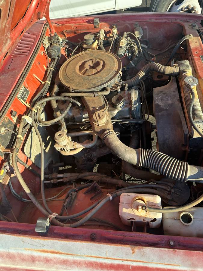 Dodge-d50-conv.-cab-custom-1985-red-5
