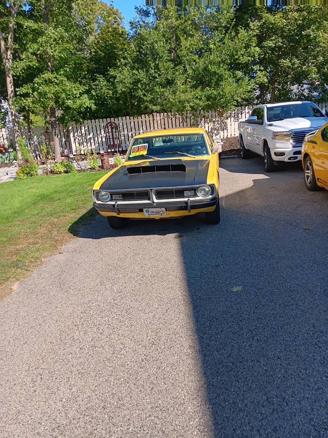 Dodge-dart-1971-yellow-1