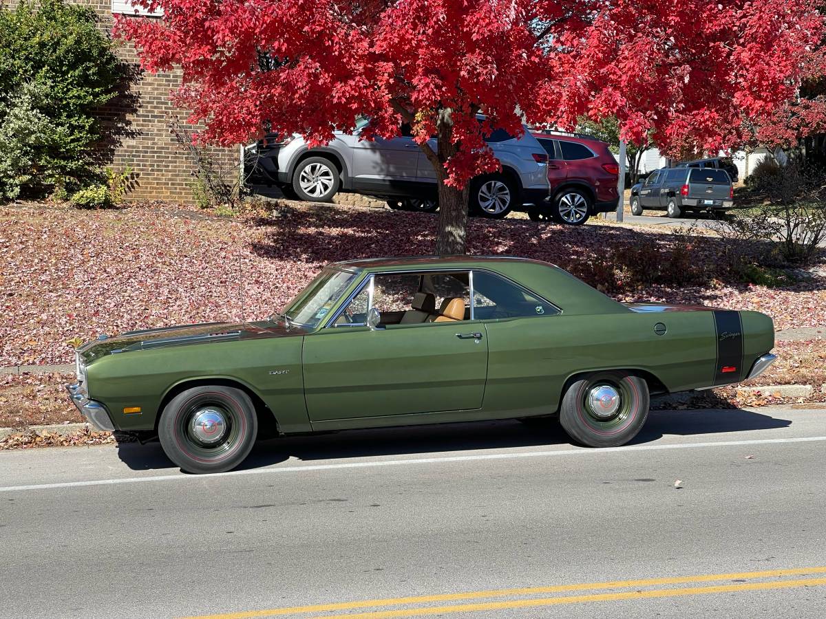 Dodge-dart-swinger-1969-green