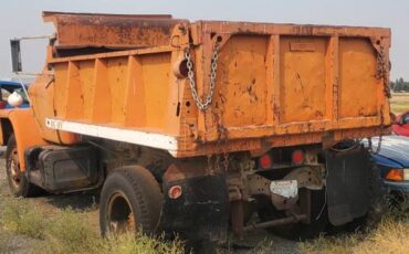 Dodge-dump-truck-1962-orange-2