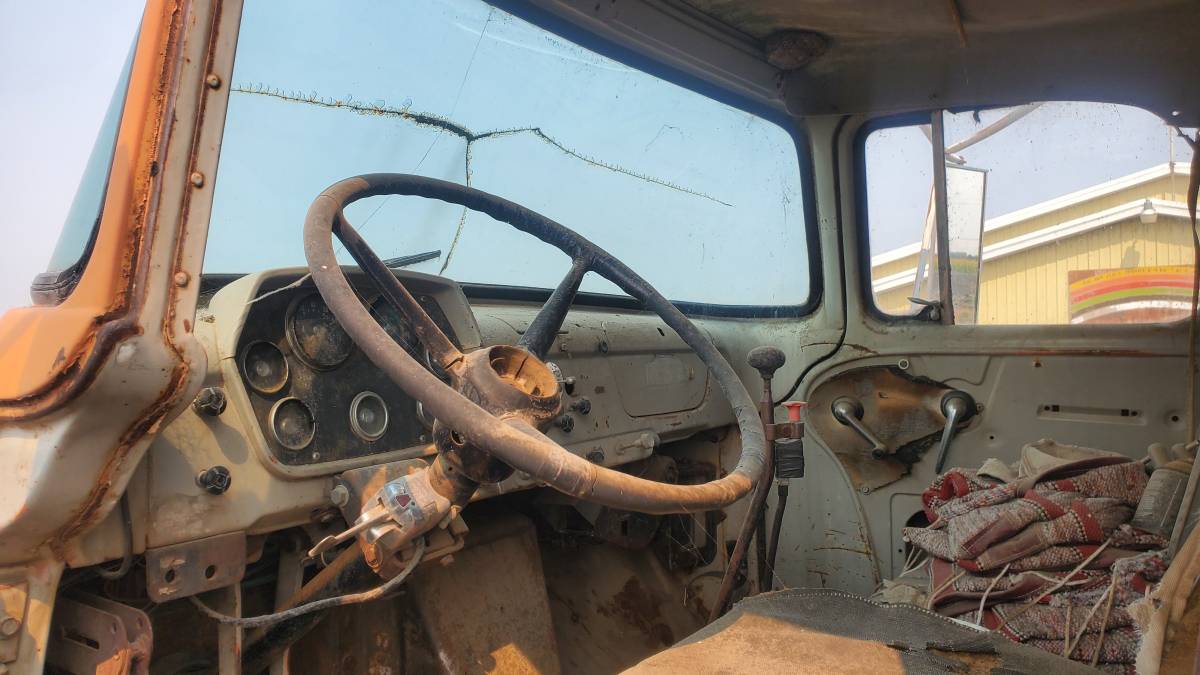 Dodge-dump-truck-1962-orange-3