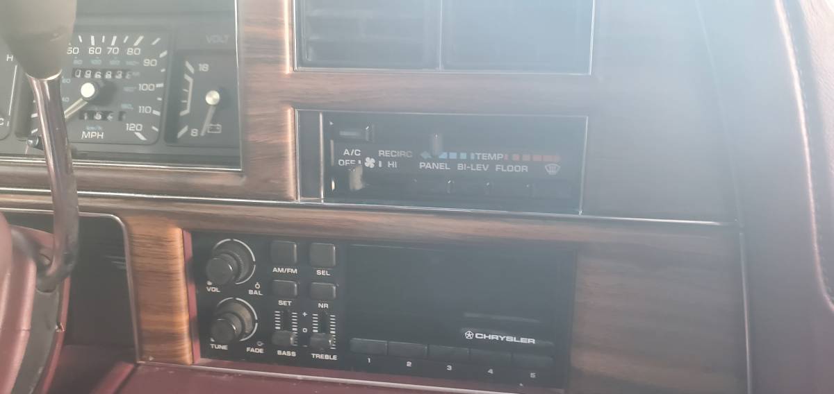Dodge-dynasty-1990-custom-18