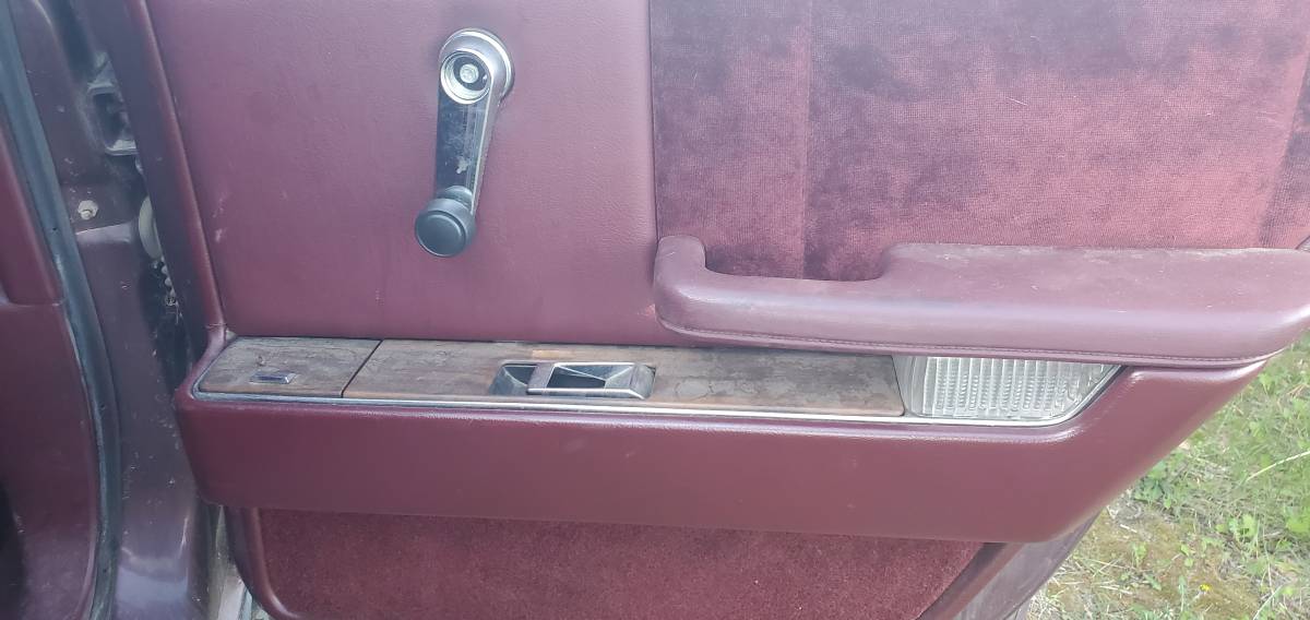 Dodge-dynasty-1990-custom-9