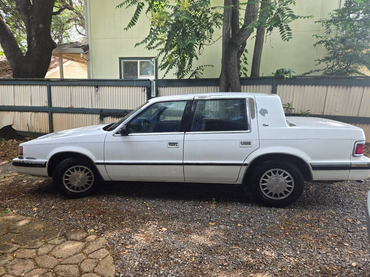 Dodge-dynasty-1990-white-1